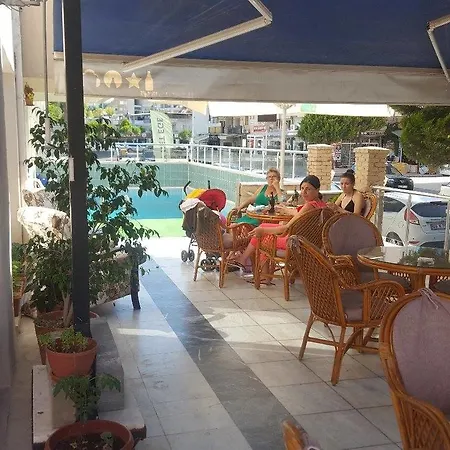Ozcam Hotel *